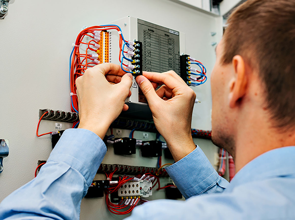 Upmeyer-Haustechnik_Gewerbek_Elektro-1